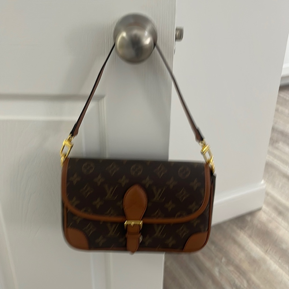 shoulder bag